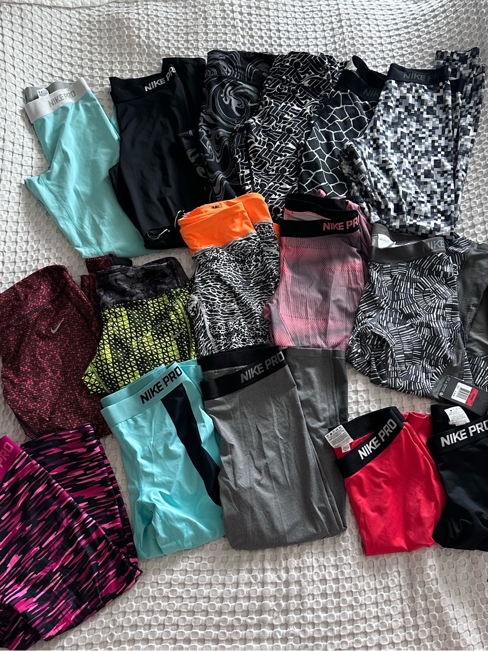 Nike Pro Athletic Shorts & Leggings Lot 16 total Large- Mixed Colors